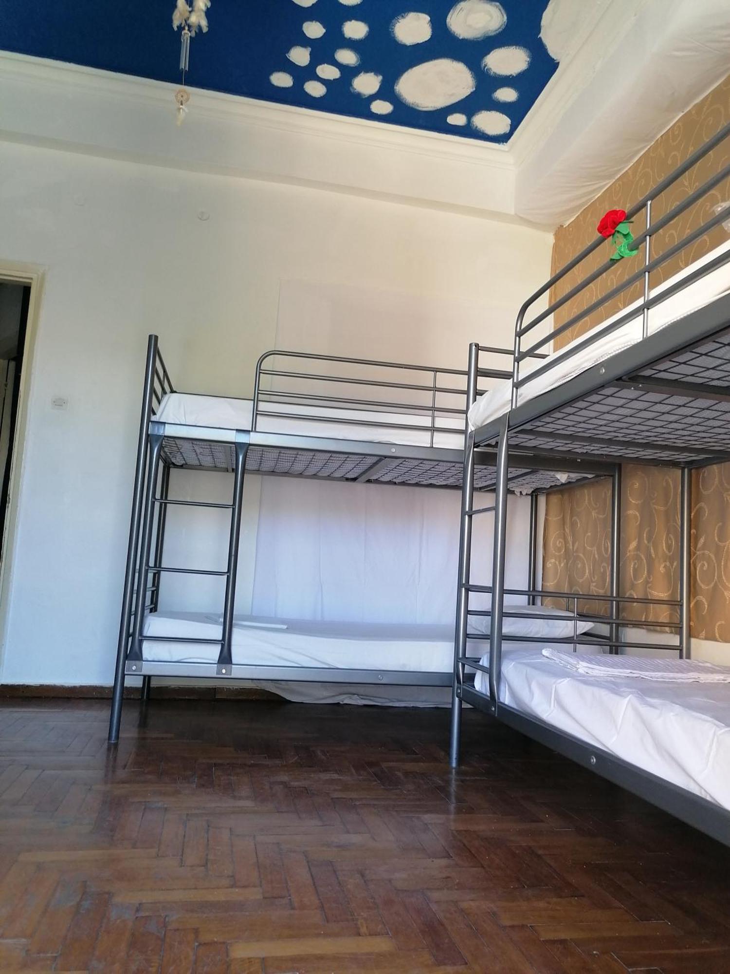 Thissio Room In The Apartmen Share Atenas Exterior foto