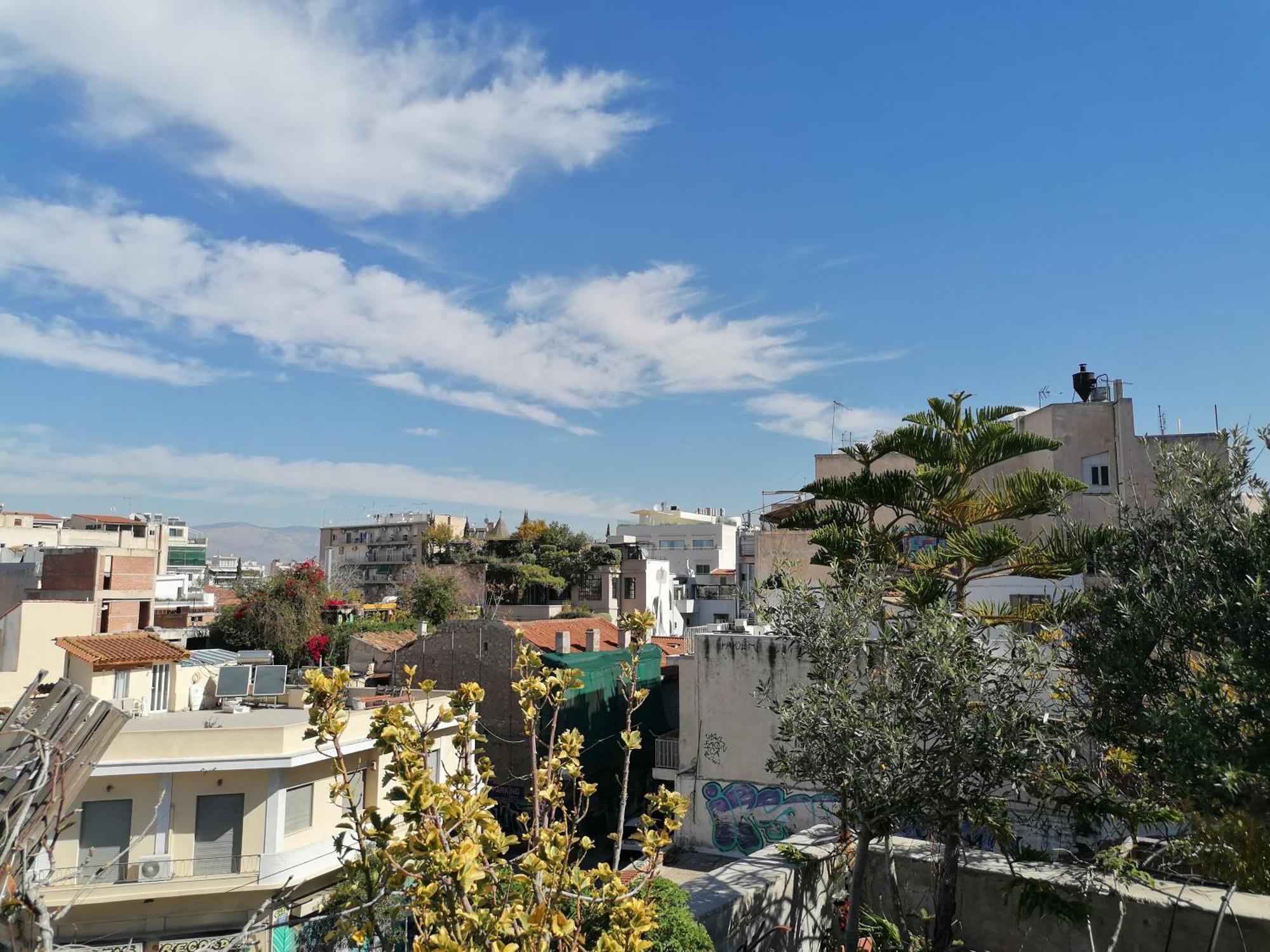 Thissio Room In The Apartmen Share Atenas Exterior foto